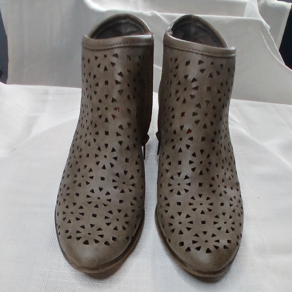 Union bay booties